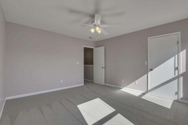 Building Photo - 1211 Rivercrest Dr S