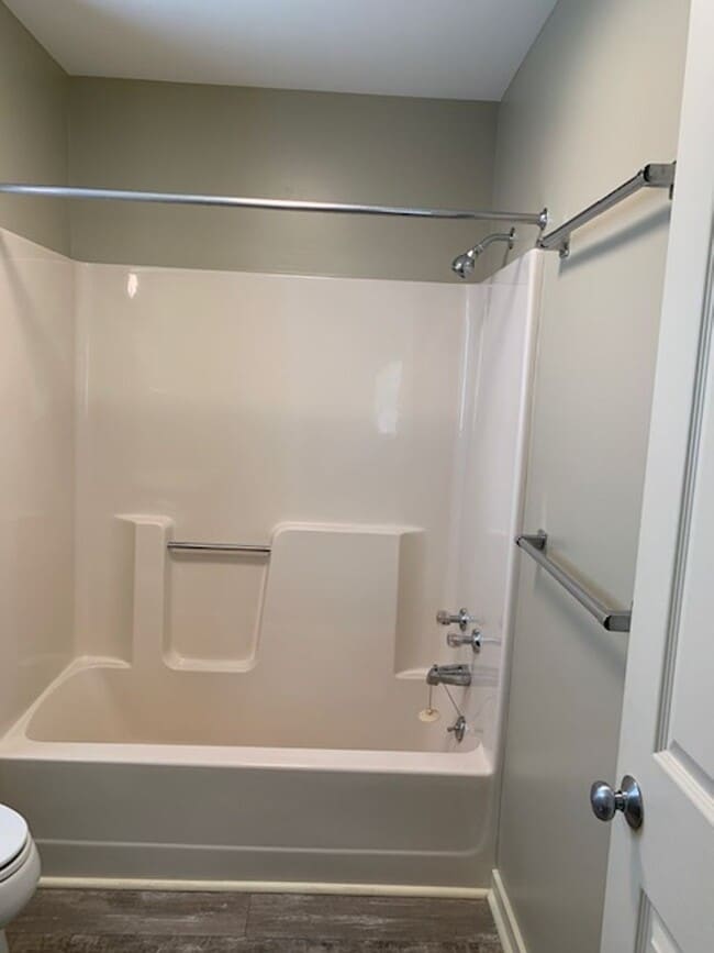 Building Photo - Sarah's Run Apartments