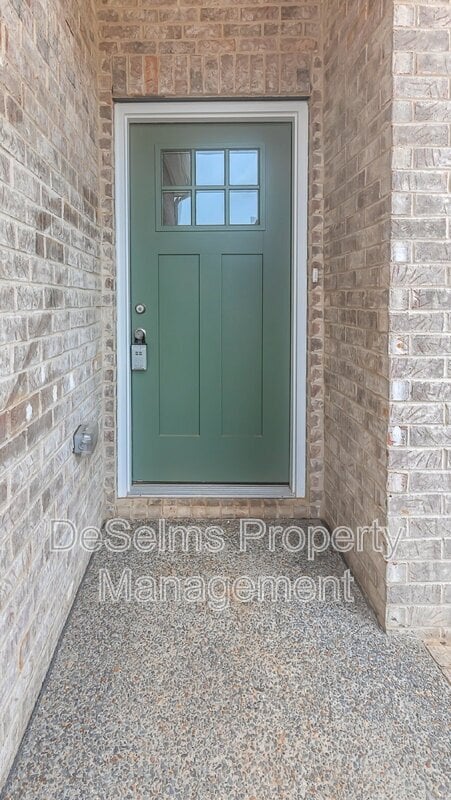 Building Photo - 107 Crabourne Dr