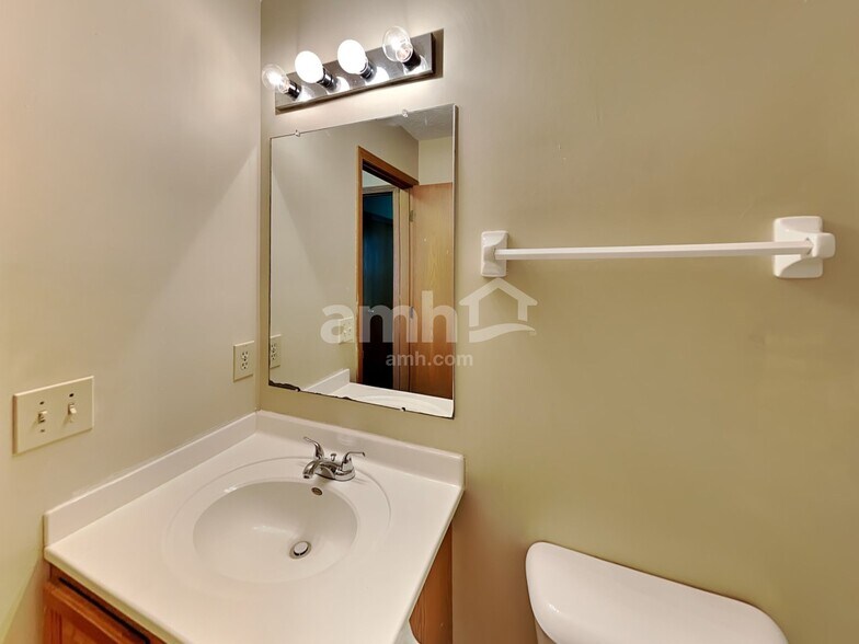 Building Photo - 514 Hannifin Dr