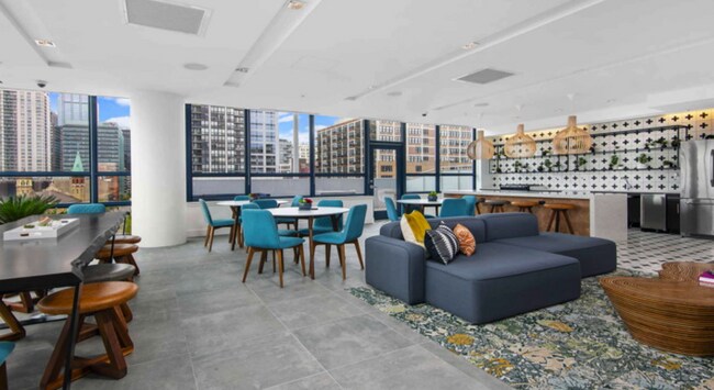 Building Photo - 779 W Adams St