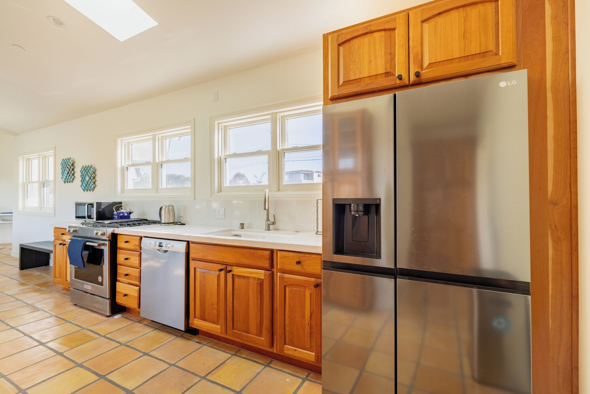Kitchen - 6726 Wandermere Rd