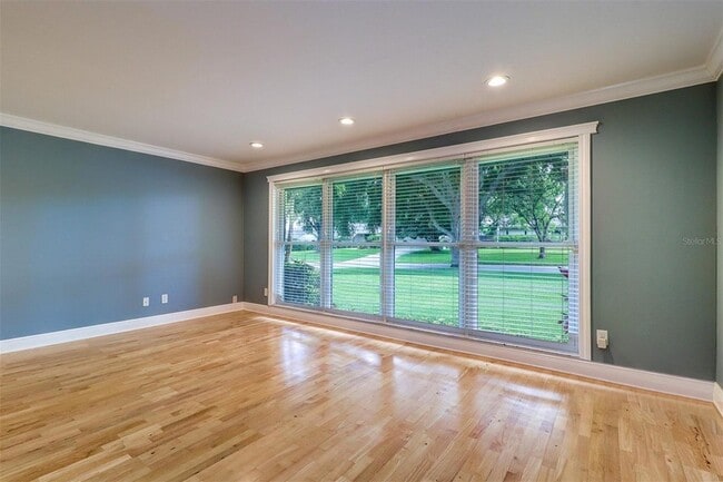 Building Photo - 2958 Meadow Wood Dr