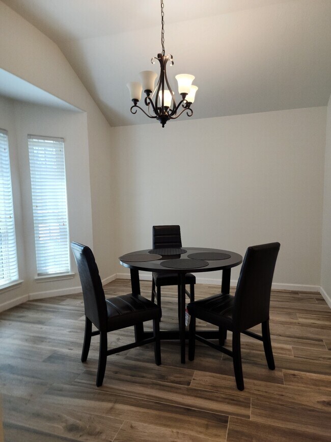 Building Photo - 11742 Fortune Park Dr