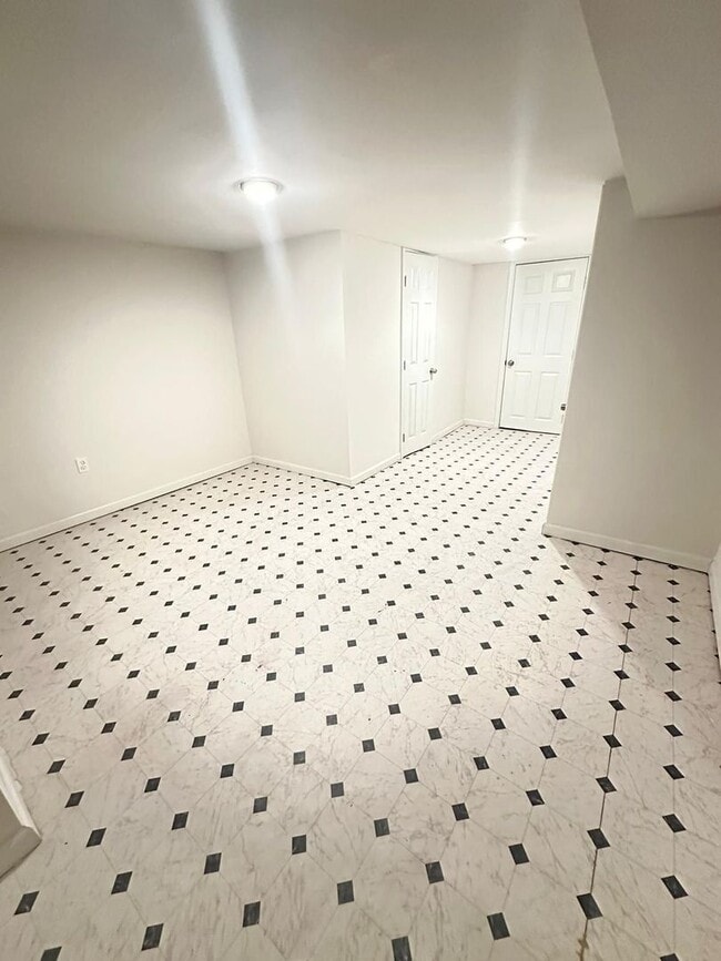 Building Photo - 2761 Baker St