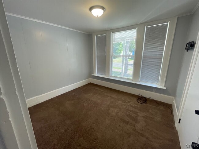 Building Photo - 44 Bridge St