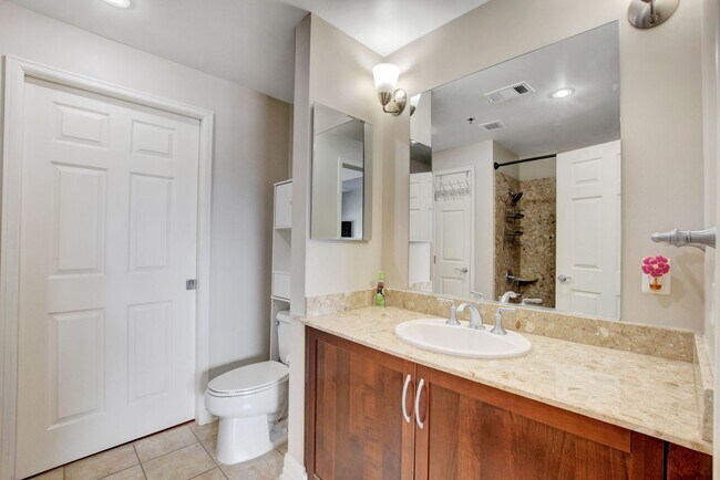 Building Photo - Fully Furnished Modern 2-Bedroom Condo at ...