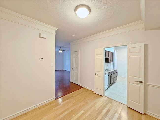 Building Photo - 2700 Revere St