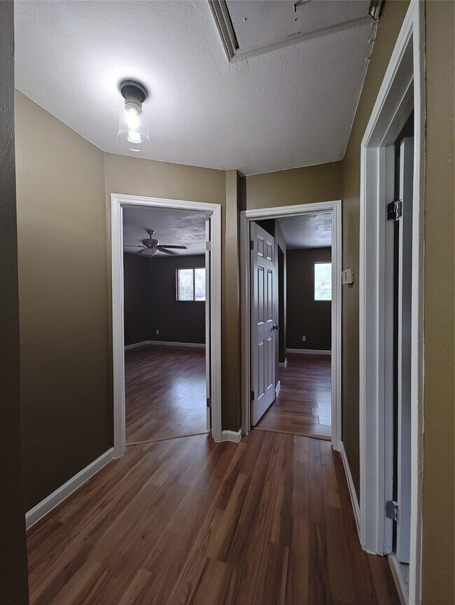 Building Photo - 2252 Shadowdale Dr