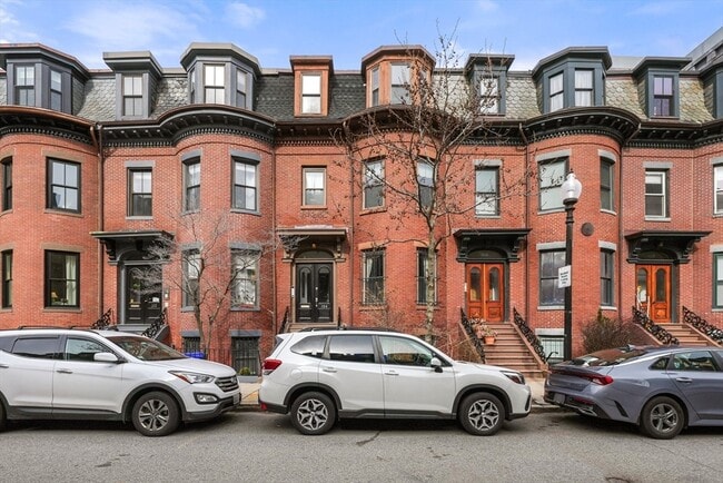 Building Photo - 104 E Brookline St