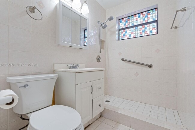 Building Photo - 1028 W 30th St