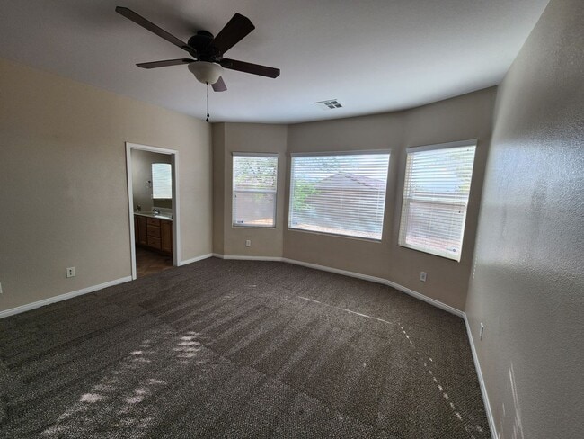 Building Photo - Spacious 3Bed/2Bath/2Car home nestled in the desirable Anthem Highlands Community- $500 Off Move ...