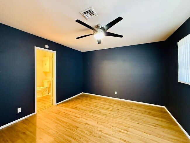 Building Photo - Classic McNeil Estates Ranch-style home-ALL UTILITIES, POOL AND LANDSCAPING INCLUDED WITH RENT!
