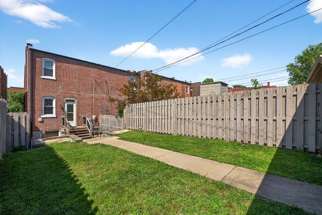 Building Photo - 3908 Utah St