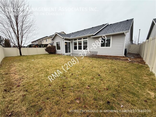 Building Photo - Astounding 3 Bedroom Home in South West Me...