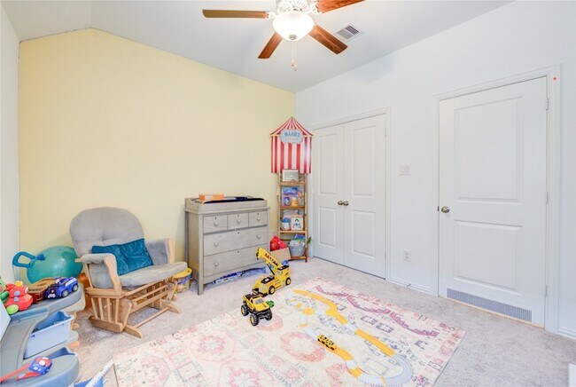 Building Photo - 13026 Sheildaig St