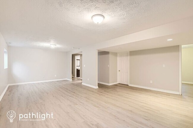 Building Photo - 846 E 900 N