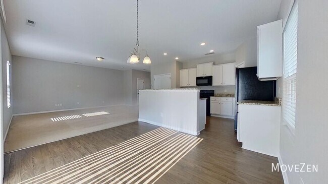 Building Photo - 2736 Yurman Rd
