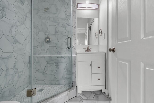 Building Photo - 1437 Arroyo Ave