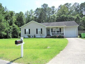 Building Photo - 4 BR 2 BA Southwest