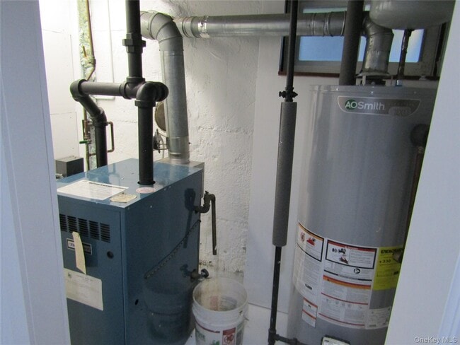 Building Photo - 321 Redmont Rd