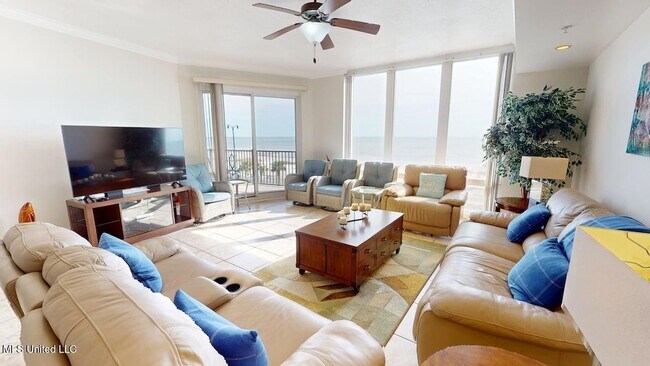 Building Photo - 1200 Beach Dr