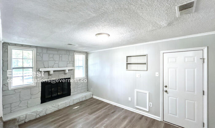 Building Photo - 3674 Ridgemont Ave