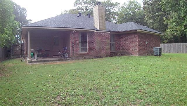 Building Photo - 708 Quiet Cove Cir