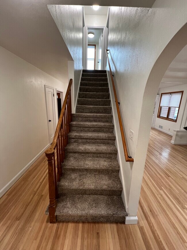 Building Photo - 2302 2nd Ave N