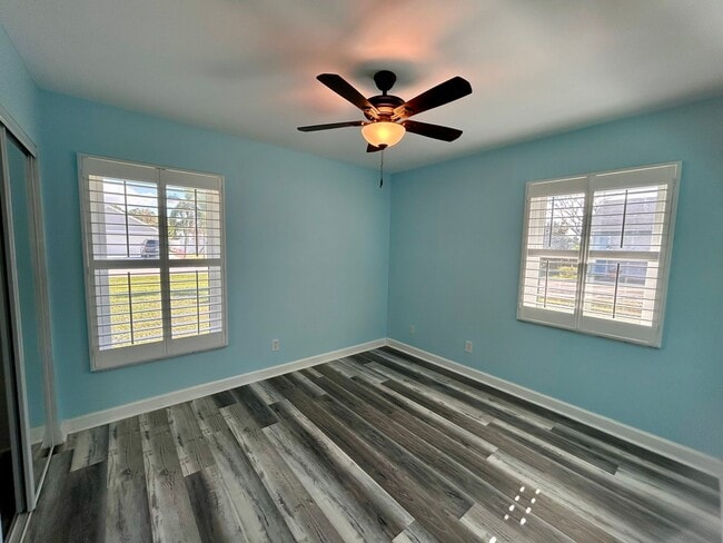 Building Photo - 316 NW Avens St