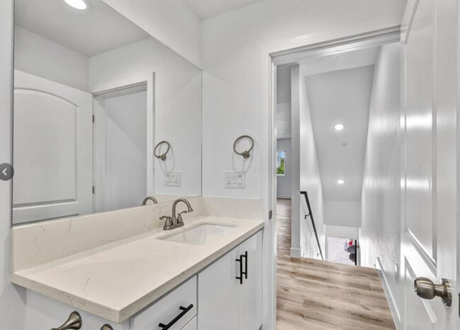 Building Photo - 4643 1/2 W. 18th