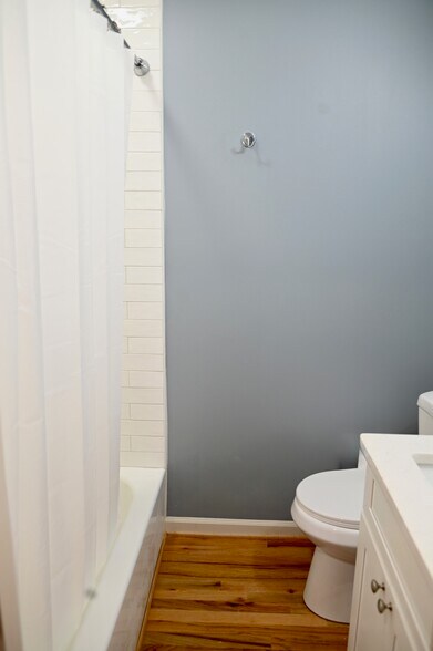 Building Photo - 4448 6th Ave S