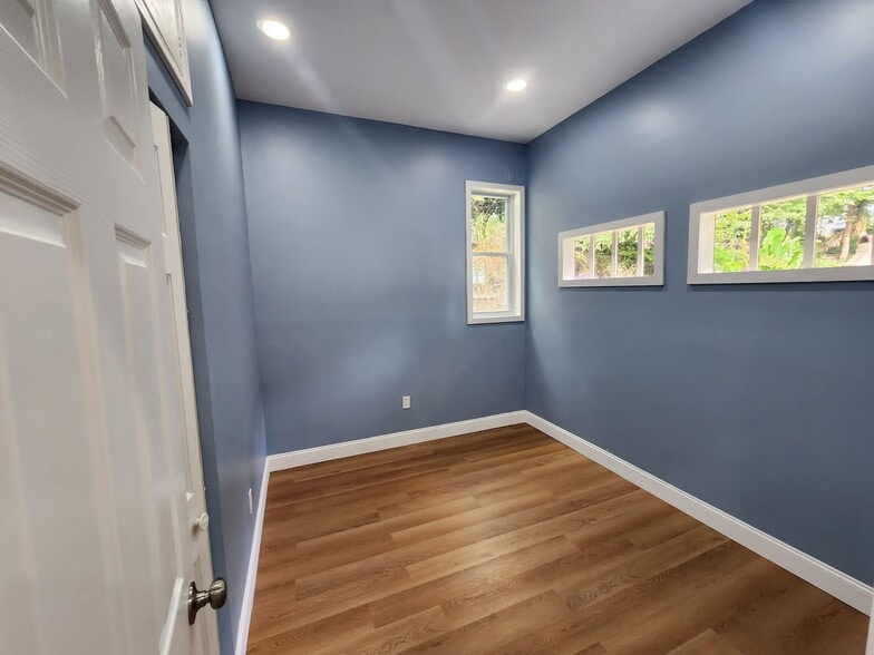 Bedroom 1 - 1000 Longley Ave NW