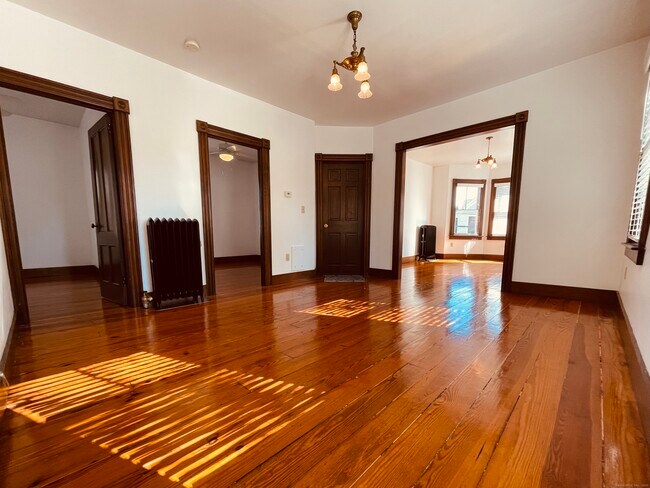 Building Photo - 39 Pearl St