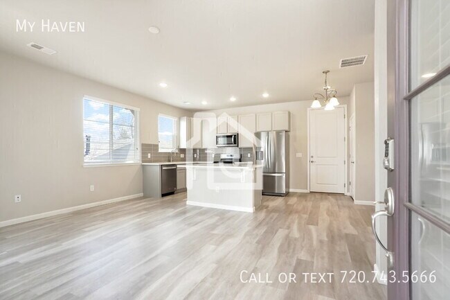 Building Photo - 1320 Hoyt St