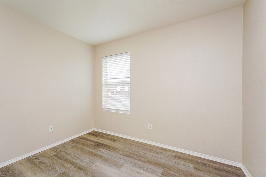 Building Photo - 306 Olivia Ln