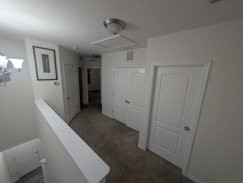 Building Photo - 9710 Hound Chase Dr