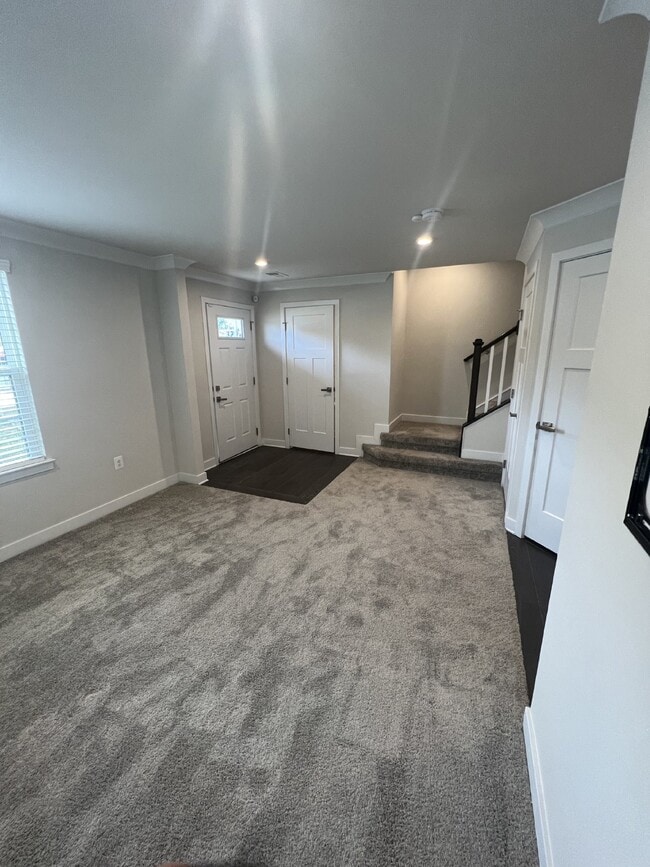Building Photo - Exceptional 3-Level Corner Unit Townhome w...