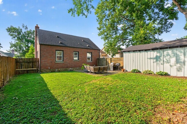 Building Photo - 721 Headley Ave