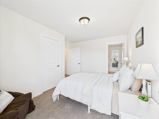 Building Photo - 22 Tassia Ln