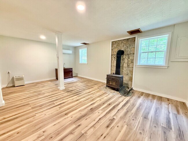 Building Photo - 6233 Steffner Cir