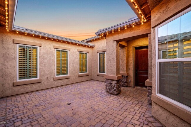 Building Photo - 953 E Boston St