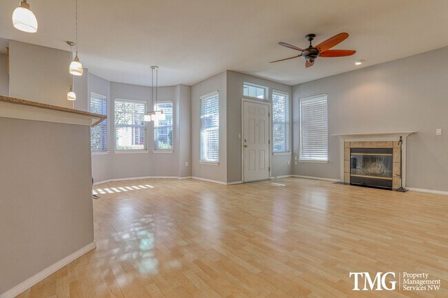 Building Photo - Spacious Ground-Level 2BD Condo with Garage & Resort-Style Amenities