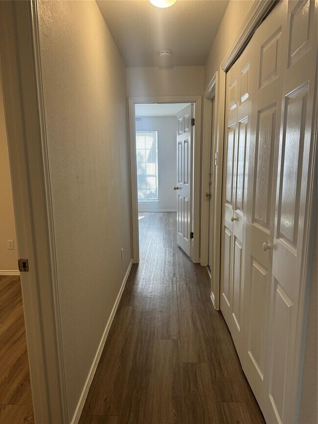 Building Photo - 1107 Bohica Way