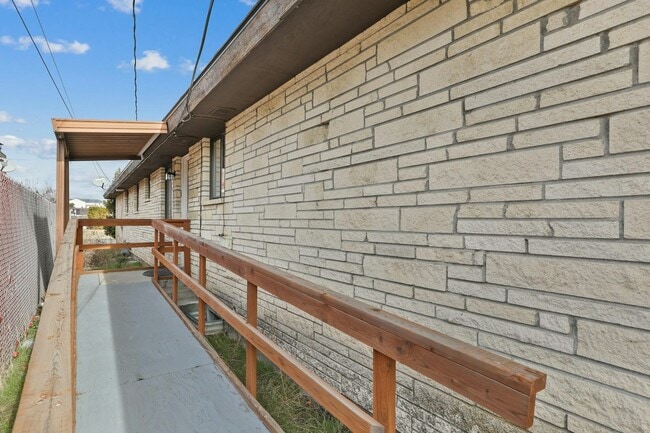 Building Photo - 5125 N Lidgerwood St