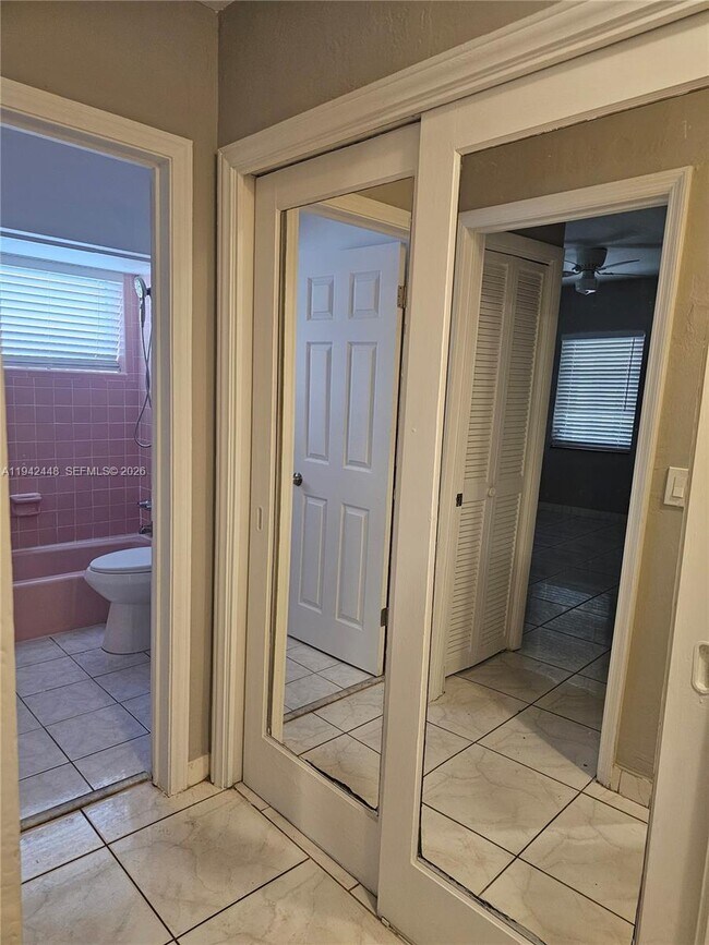 Building Photo - 1947 Funston St