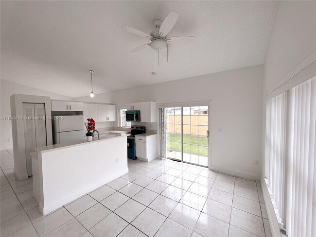 Building Photo - 11341 SW 63rd Terrace