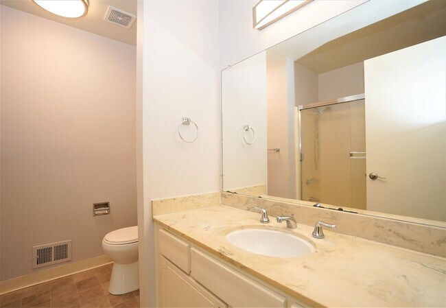 Building Photo - Beautiful Single Family Home in Desirable ...