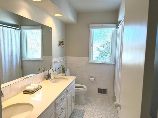 Building Photo - 6904 Gleason Rd