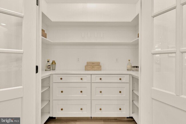 Building Photo - 1706 Bay St SE